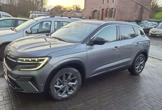 Renault Iconic E-Tech full hybrid 200