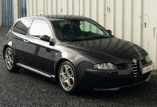 Alfa Romeo 147 3.2i V6 24v