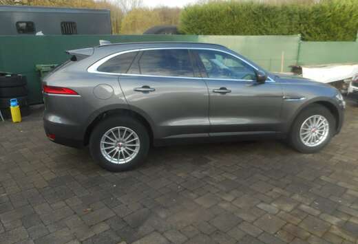 Jaguar 2.0 D AWD Pure