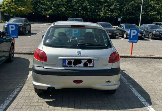 Peugeot 1.4 Trendy 5 Portes/ Deuren