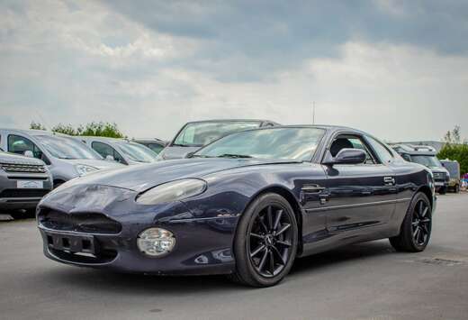 Aston Martin Vantage 5.9i V12 48v SCHADEWAGEN / LEDER