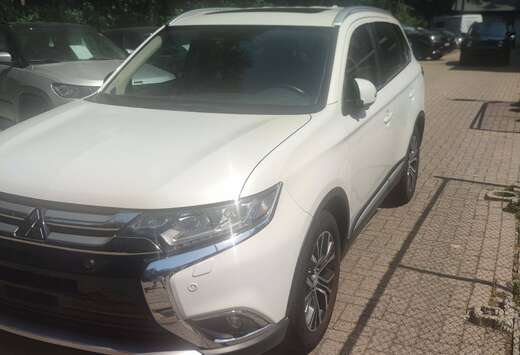 Mitsubishi Outlander 2.2 DI-D 4WD Diamond Edition