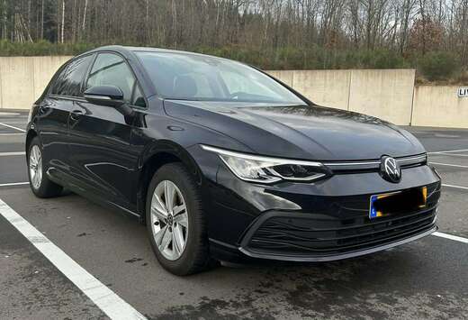 Volkswagen Golf 8 eTSI 150CV