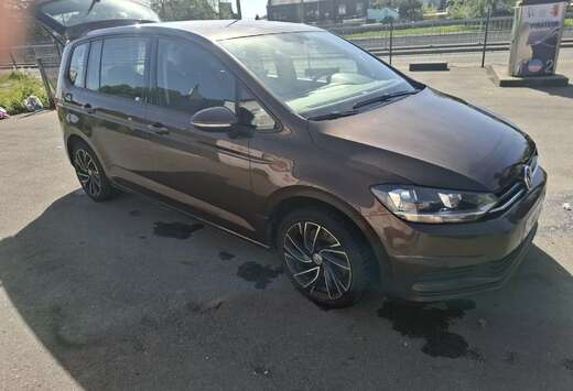 Volkswagen Touran 1.6 TDi SCR Highline DSG