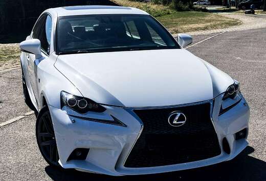 Lexus IS 300h 2.5i F-Sport Line E-CVT