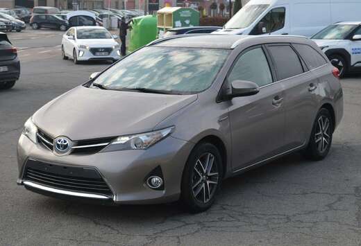 Toyota TS 1.8 VVT-i Hybride Pano Dak+camera+trekhaak