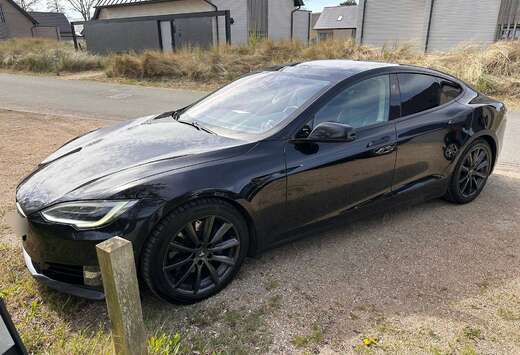 Tesla Model S 90 kWh Dual Motor