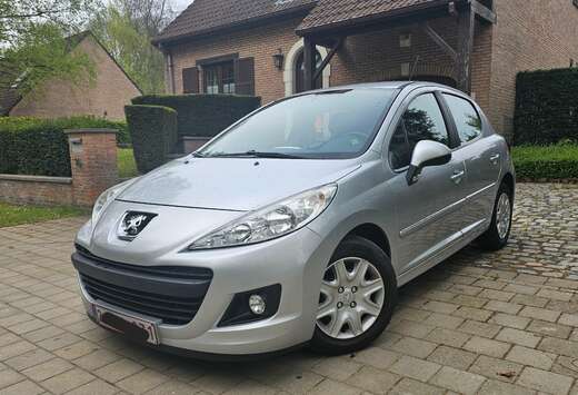 Peugeot 207  1.4i Access