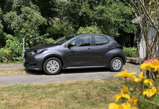 Toyota 1.5 Hybrid e-CVT Dynamic LHD