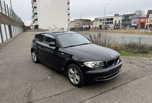 BMW BMW 116i GEKEURD VOOR VERKOOP