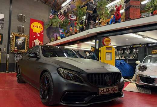 Mercedes-Benz C 63 AMG S V8 Bi TURBO