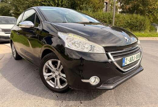 Peugeot 208 1.2i Allure