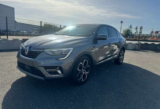 Renault Arkana E-TECH 1.6i Corporate Edition