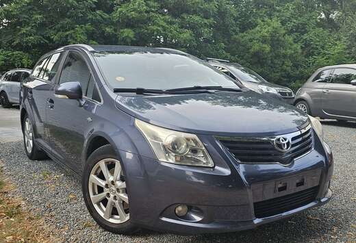 Toyota 2.2 D-4D * AUTOMAT. * P RADAR+AIRCO+BT+...* CA ...