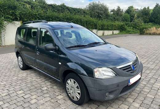 Dacia 1.6i * 5 PLACES *