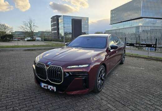 BMW M760e xDrive M Sport - Aventurine Red  Tva