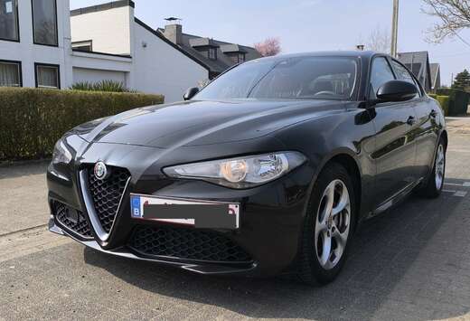 Alfa Romeo 2.2 136 ch AT8 Boîte automatique