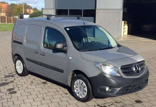 Mercedes-Benz 108 CDI * Navigatie * Radio * Elektrisc ...