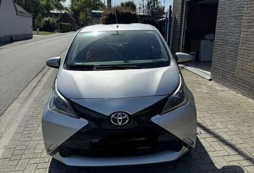 Toyota x