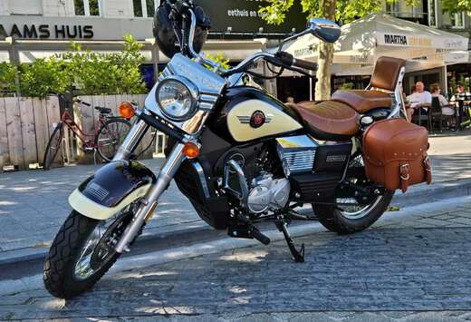 Andere  UM Renegade Classic 125cc