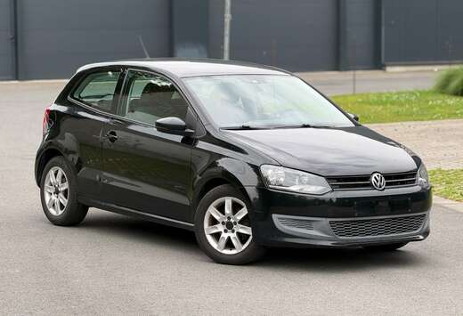 Volkswagen 1.6 CR TDi Highline // Navi // Clim Digita ...