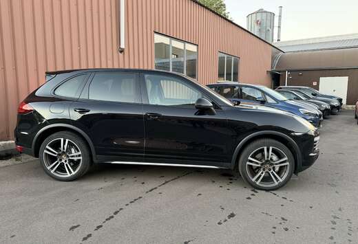 Porsche 4.2 385 S Diesel Tiptronic