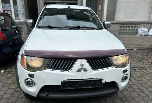 Mitsubishi Pick Up 4x4 Automatique Double Cab l’exp ...