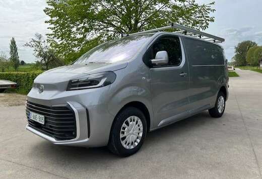 Toyota 2.0 diesel H1L1 *Navi*Cam*Keyless*Apps*Lane*.. ...