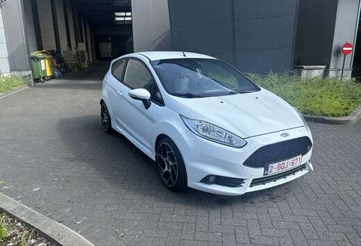 Ford ST2 1.6 EcoBoost