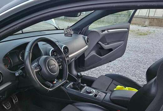 Audi 1.6 TDi Ambition S-Line