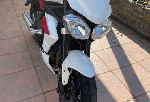 Triumph 675