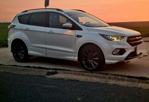 Ford Kuga 1.5 EcoBoost 2x4 ST-Line