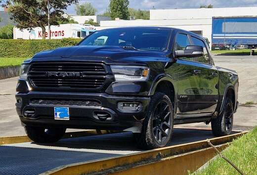 RAM 1500 4x4 Crew Cab Laramie night AIRSUSP/FULL