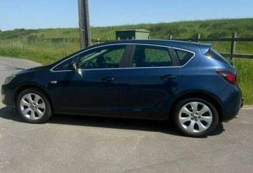 Opel Astra 1.4 Turbo Cosmo