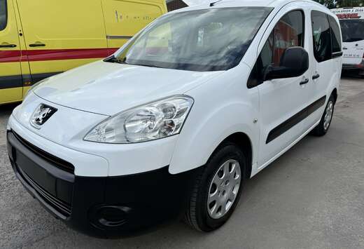 Peugeot Avec 40000 Km 1.6 HDi FAP 75ch Super État