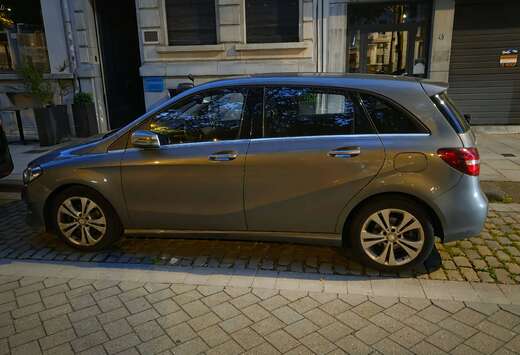 Mercedes-Benz B 200