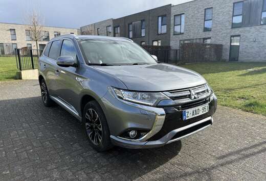 Mitsubishi 2.0 4WD Plug-in Hybrid