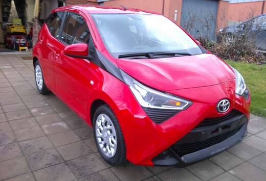 Toyota Aygo 1.0i VVT-i x-play