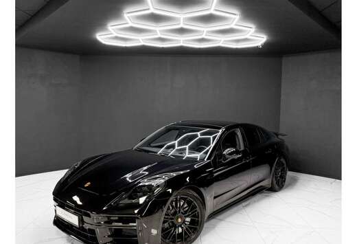 Porsche 4.0 V8 GTS / 5 SEATS / FULL