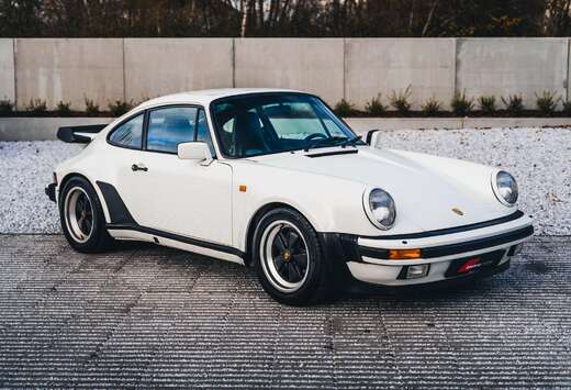 Porsche Turbo 3.3 / Grand Prix White / Heated Seats / ...
