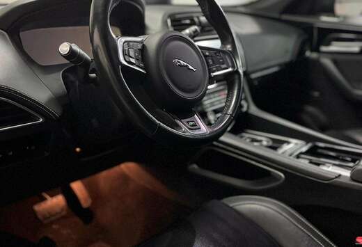 Jaguar R Sport Awd 180pk