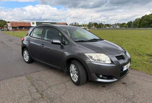 Toyota Auris 1.6i Dual VVT-i Linea Sol