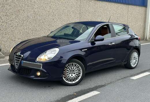 Alfa Romeo Giulietta 2.0 JTDM van het jaar2010 met 31 ...