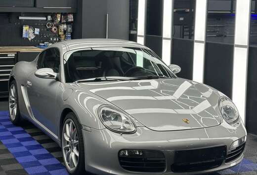 Porsche 2.7i Tiptronic S