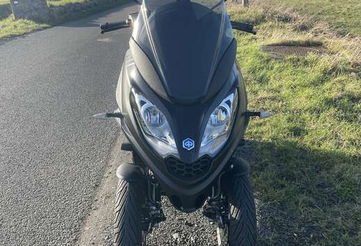 Piaggio All Black  Edition