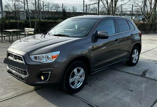 Mitsubishi 1.6 2WD Intro Edition