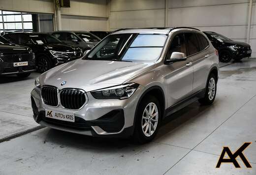 BMW X1 sDrive18i Automaat - LEDER / NAVI / PANO / PDC