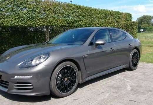 Porsche Panamera 4S Executive PDK