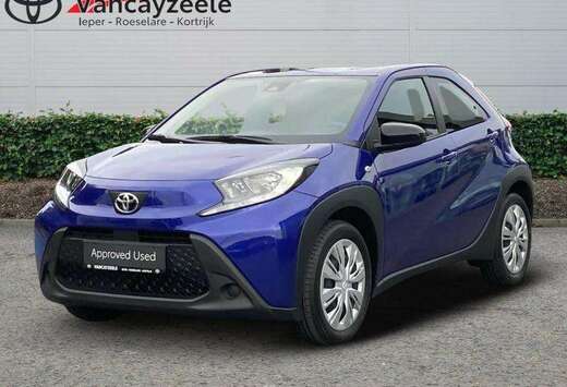 Toyota play+cam+DAB+applecarplay & androidauto