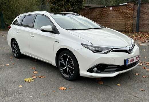 Toyota auris 1.8 hybride full options